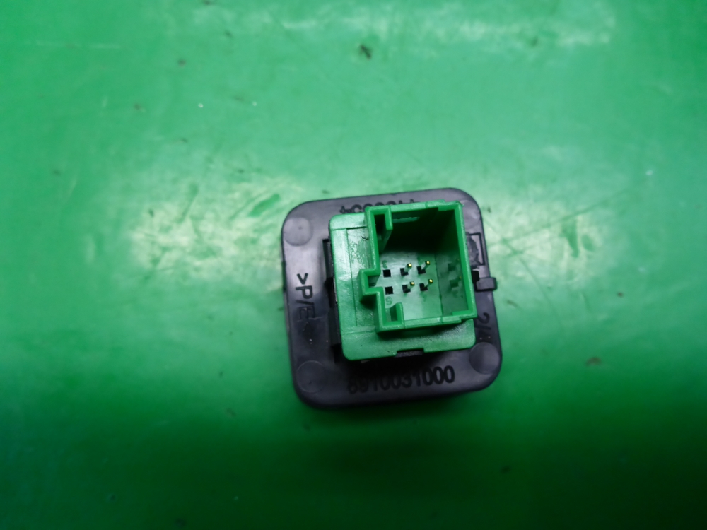 Кнопка обогрева сидений