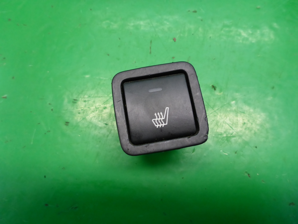 Кнопка обогрева сидений