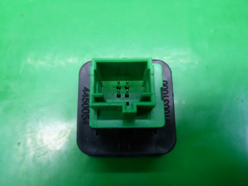 Кнопка обогрева сидений