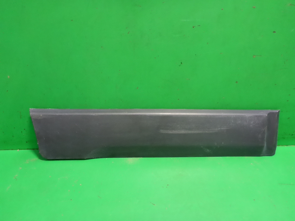 Накладка двери задней правой