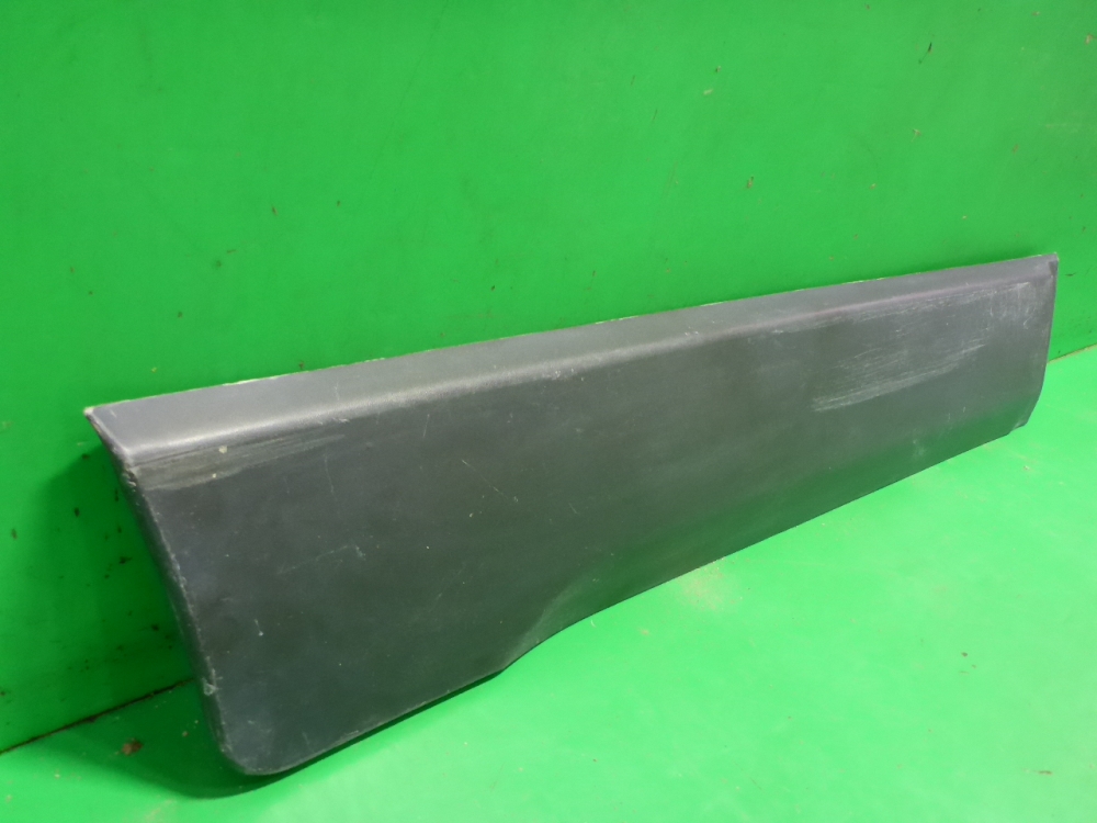 Накладка двери задней правой