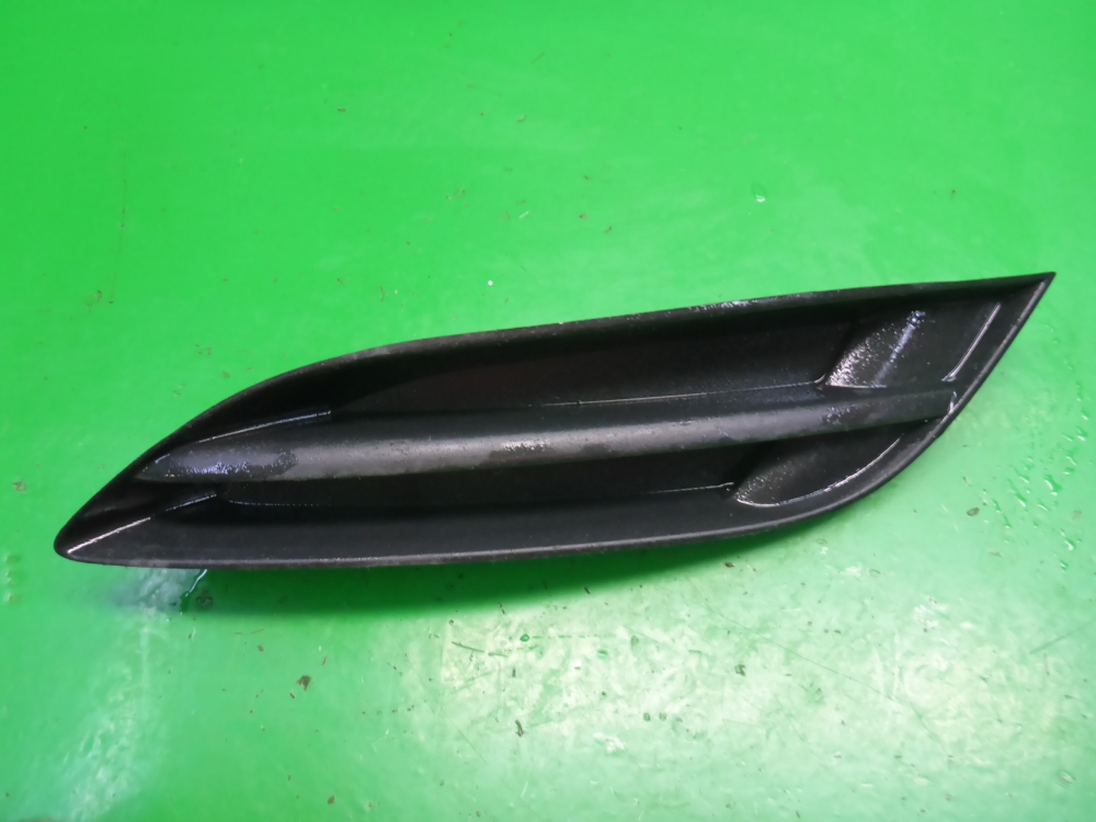 Решетка в бампер левая