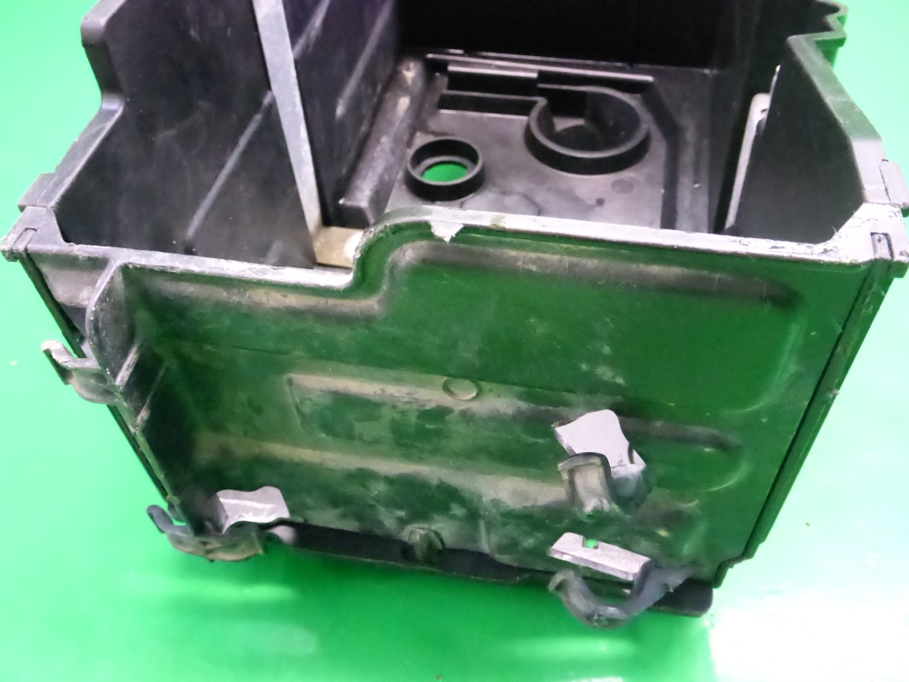 Крепление АКБ (корпус/подставка)