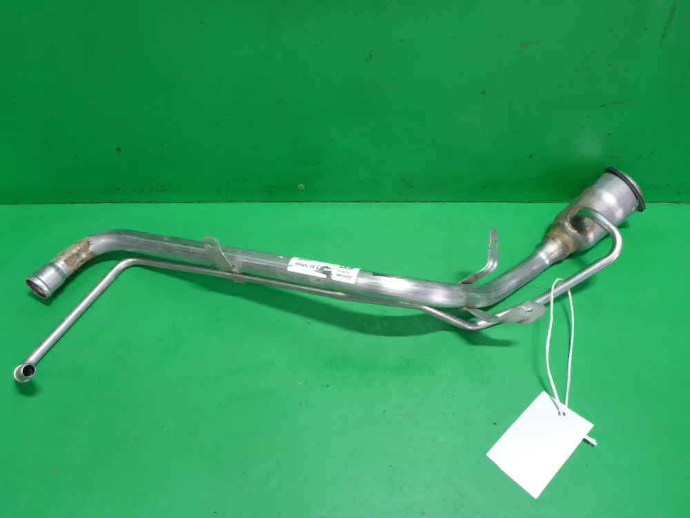 Горловина топливного бака