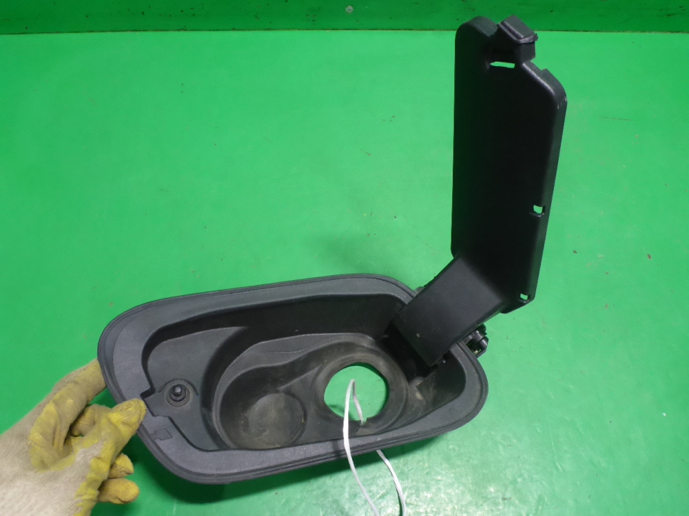 Лючок бензобака