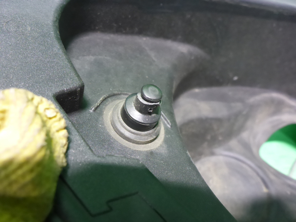 Лючок бензобака