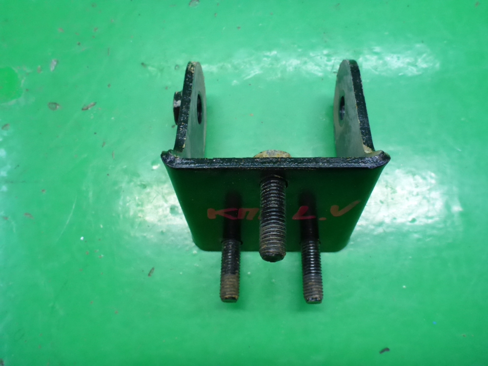 Кронштейн КПП левый