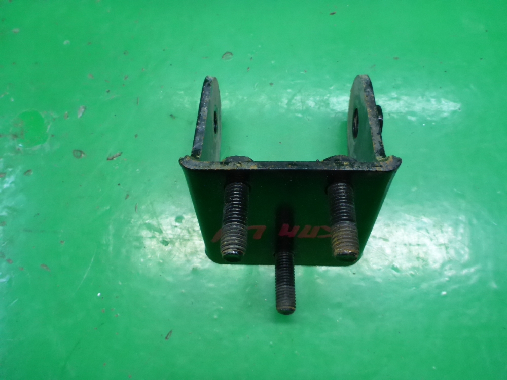 Кронштейн КПП левый