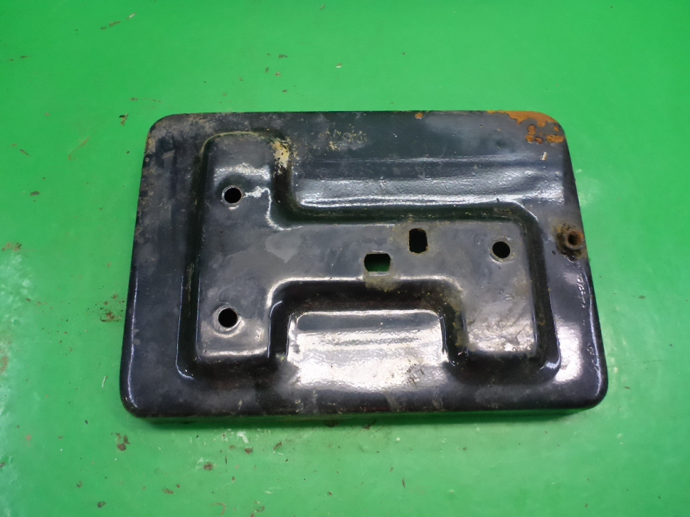 Площадка под аккумулятор (АКБ)