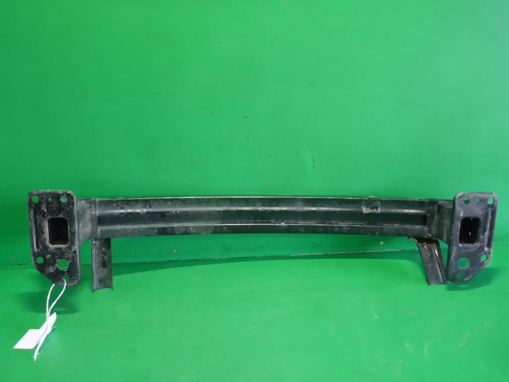 Усилитель переднего бампера