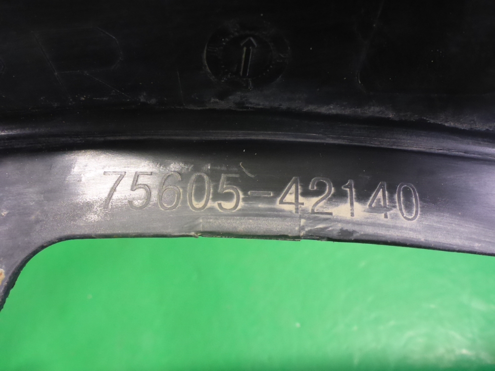 Накладка заднего крыла правого