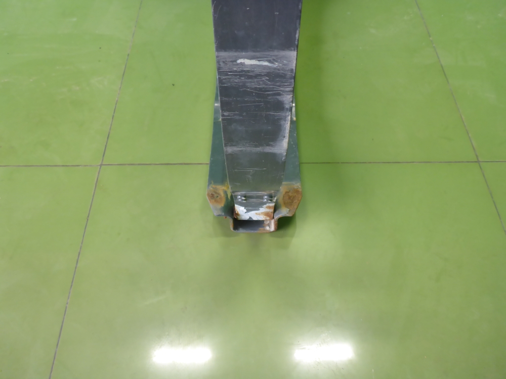 Кронштейн крепления топливного бака