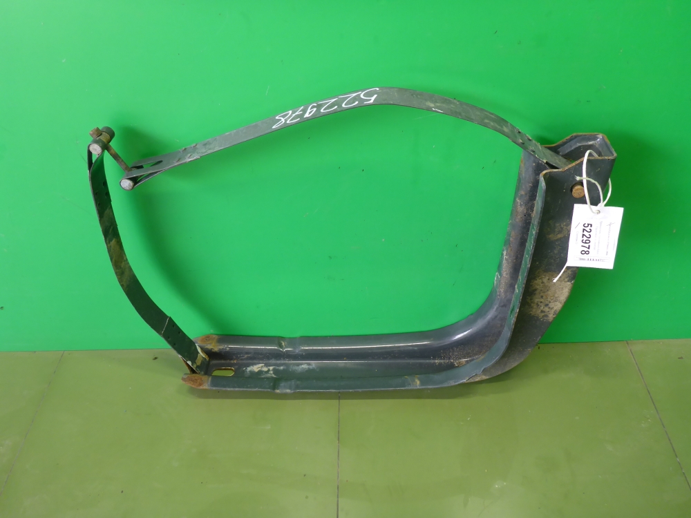 Кронштейн крепления топливного бака