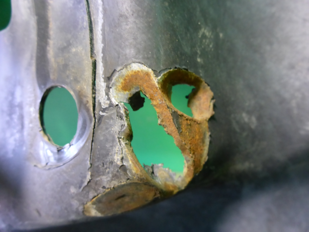 Локер передний правый