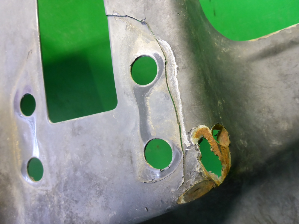 Локер передний правый