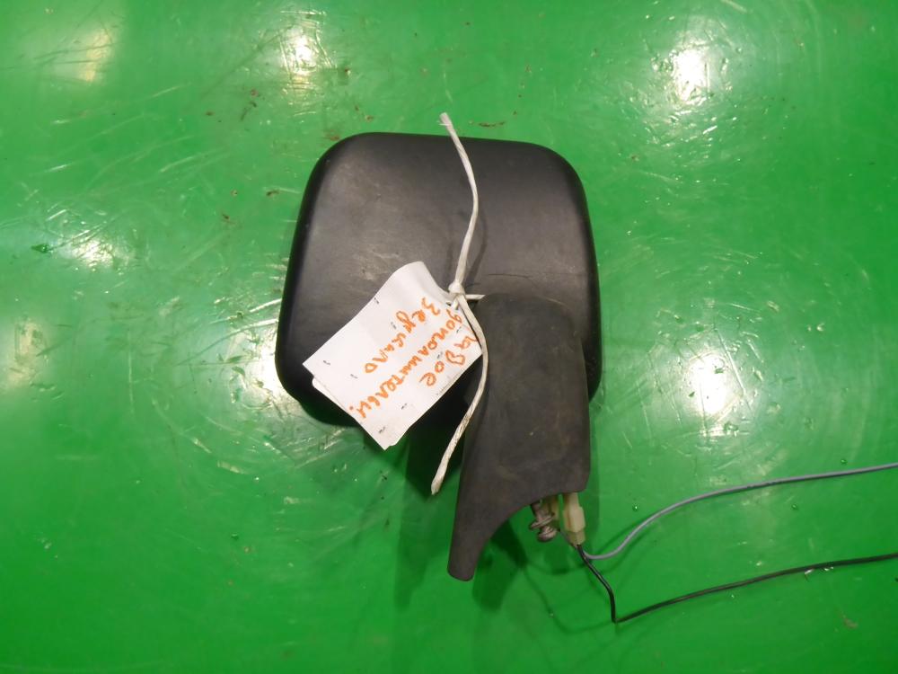 Зеркало заднего вида