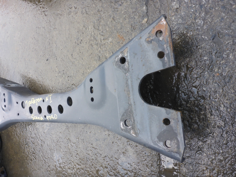 Траверса рамы поперечная