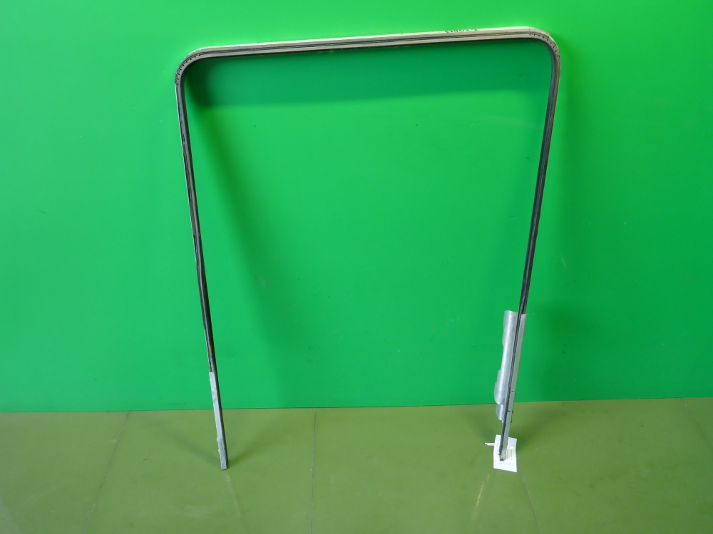 Направляющая стекла двери