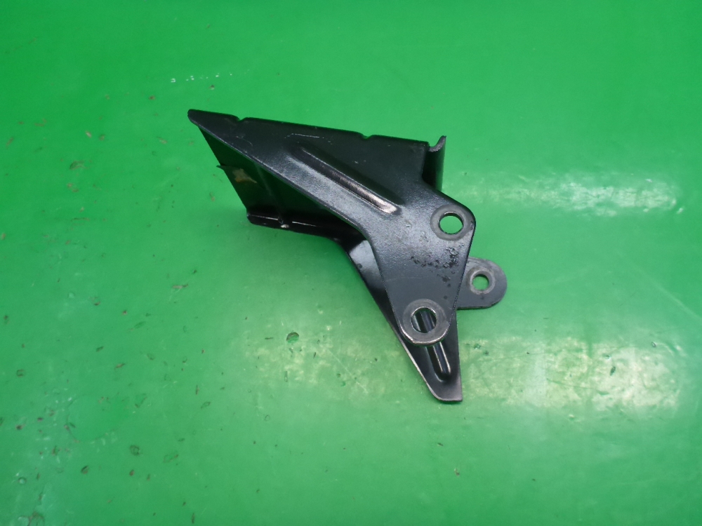 Кронштейн двигателя передний