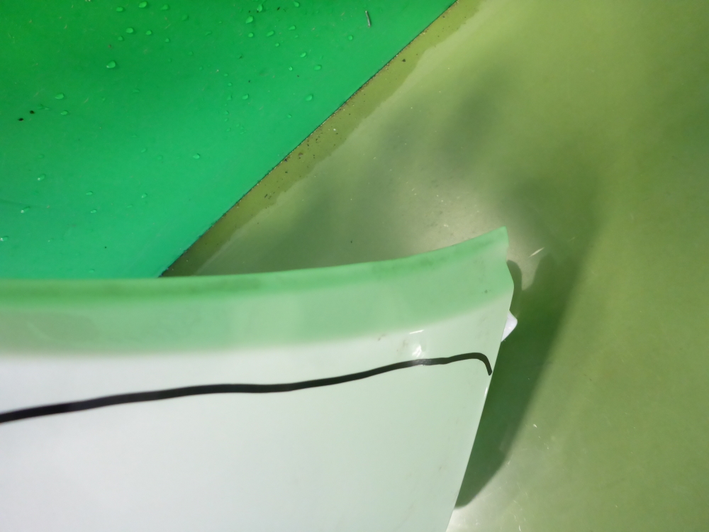 Крыло переднее правое