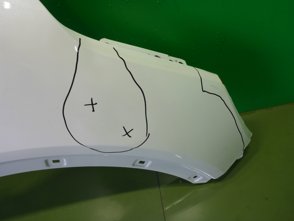 Крыло переднее правое