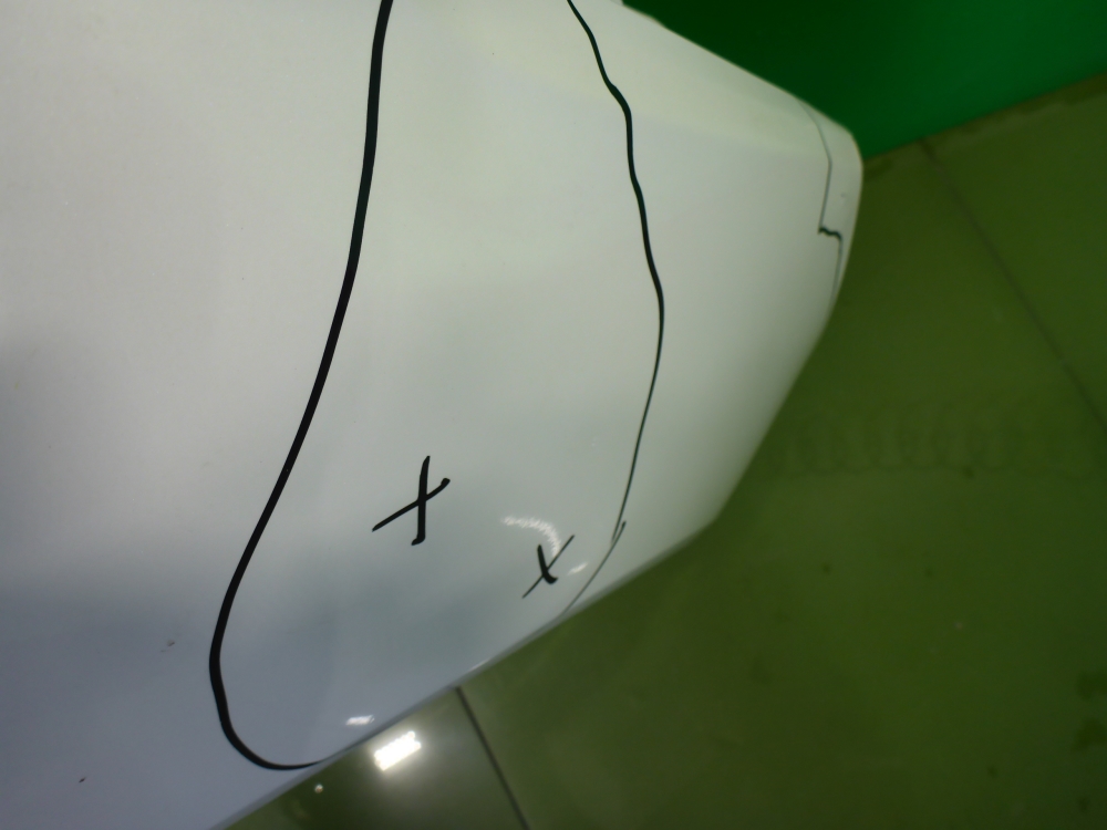 Крыло переднее правое