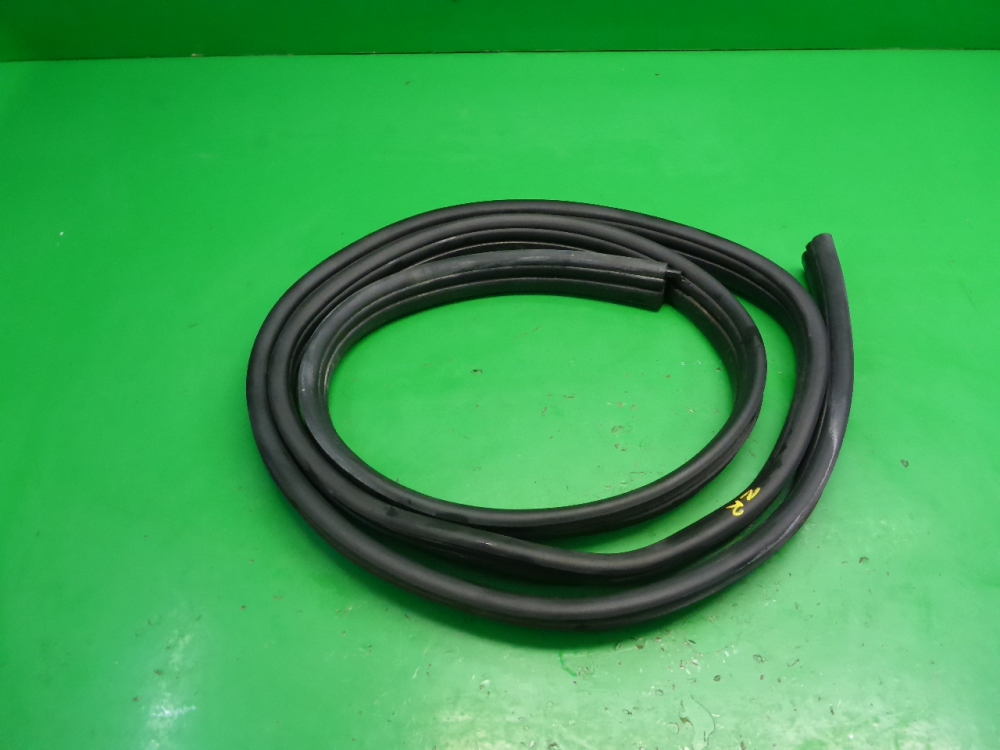 Уплотнитель двери