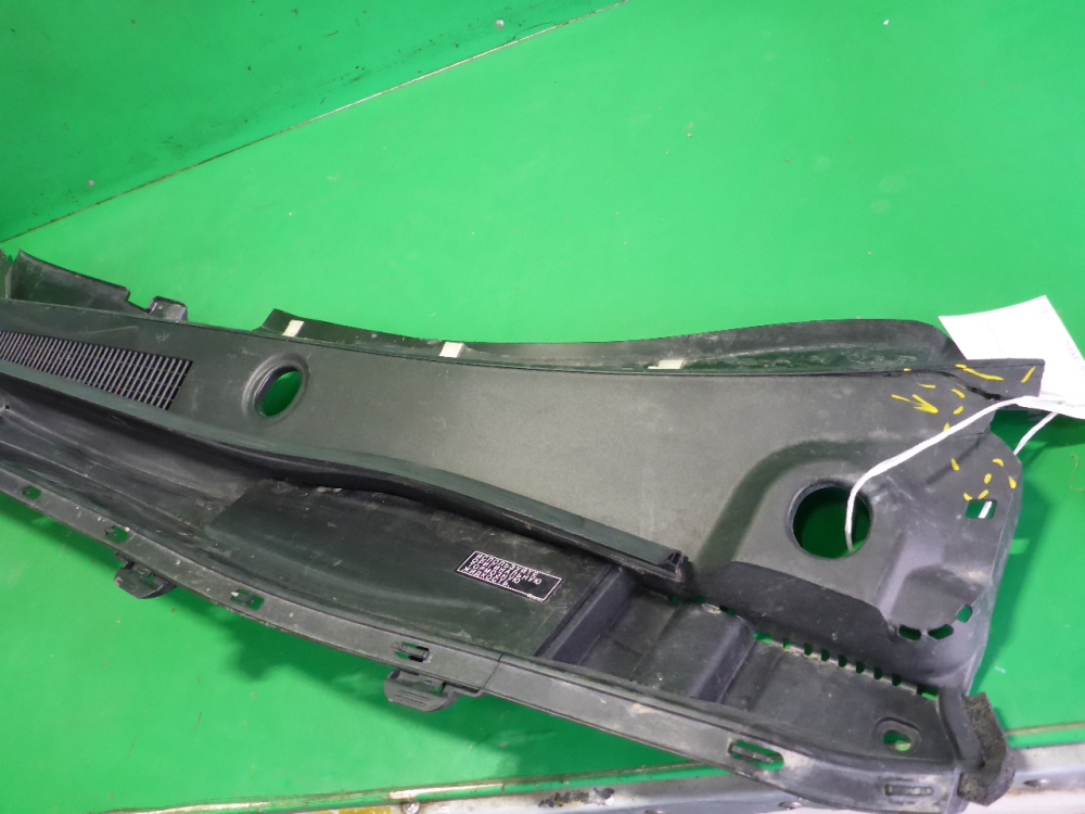 Решетка стеклоочистителей (Жабо)