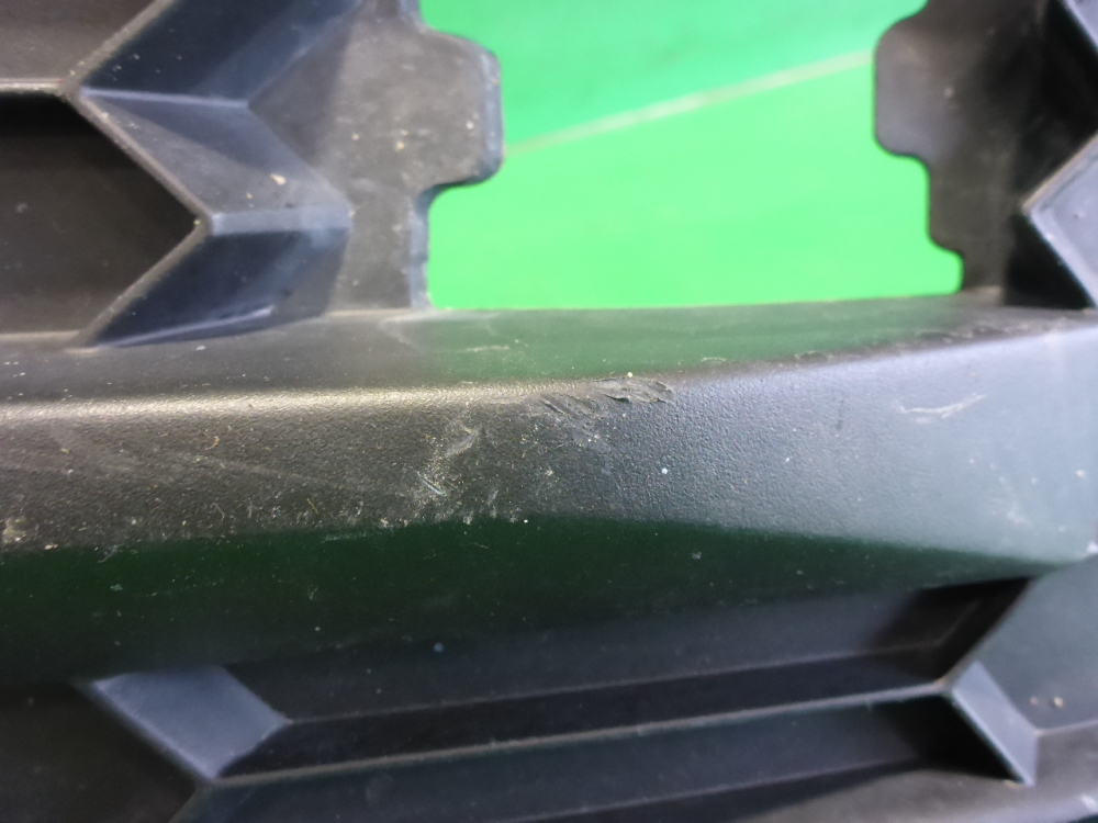 Решетка в бампер правая