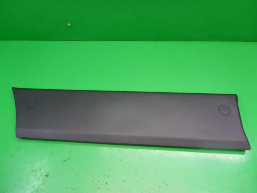 Накладка двери передней левой