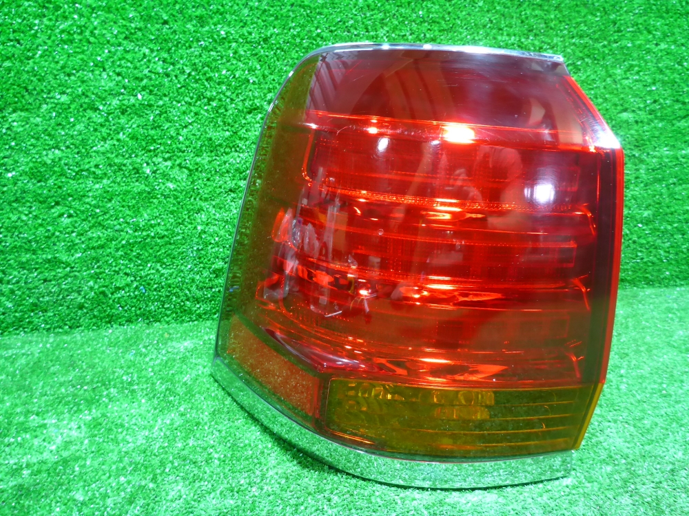 Фонарь задний наружный левый