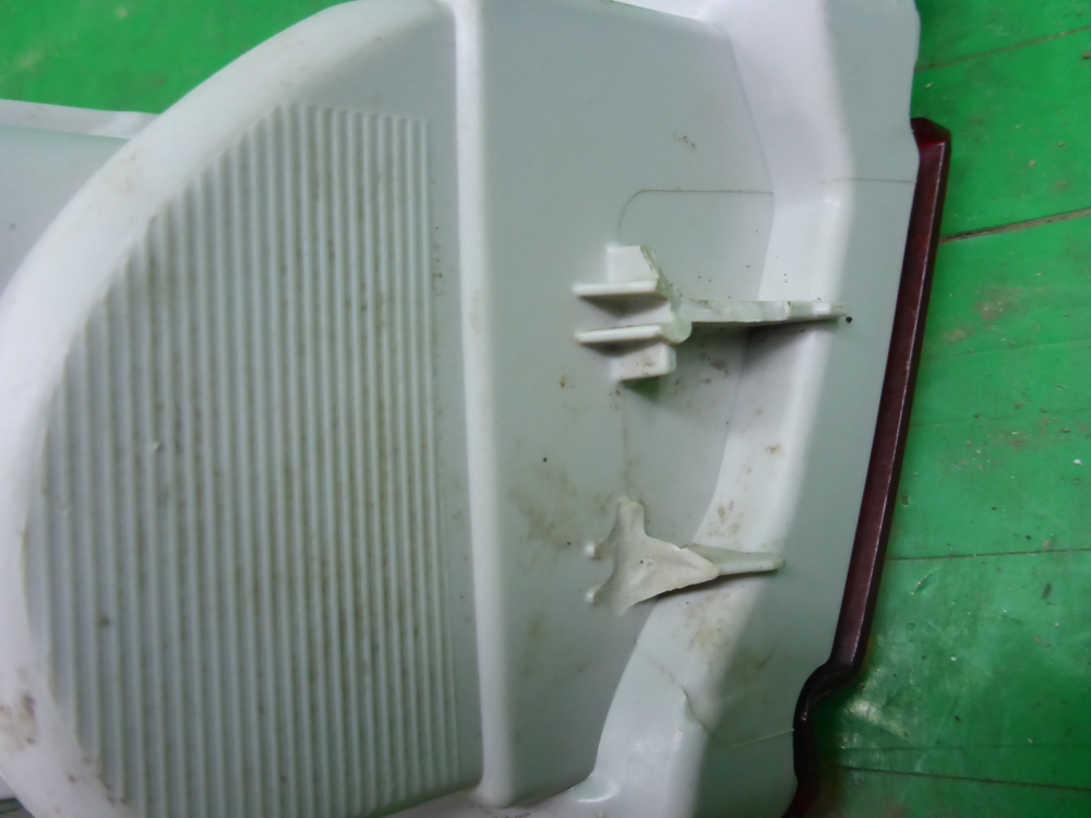 Фонарь задний в бампер правый