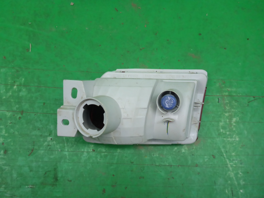 Фонарь задний в бампер правый