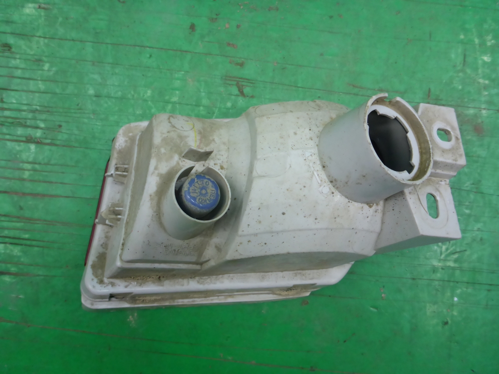 Фонарь задний в бампер правый