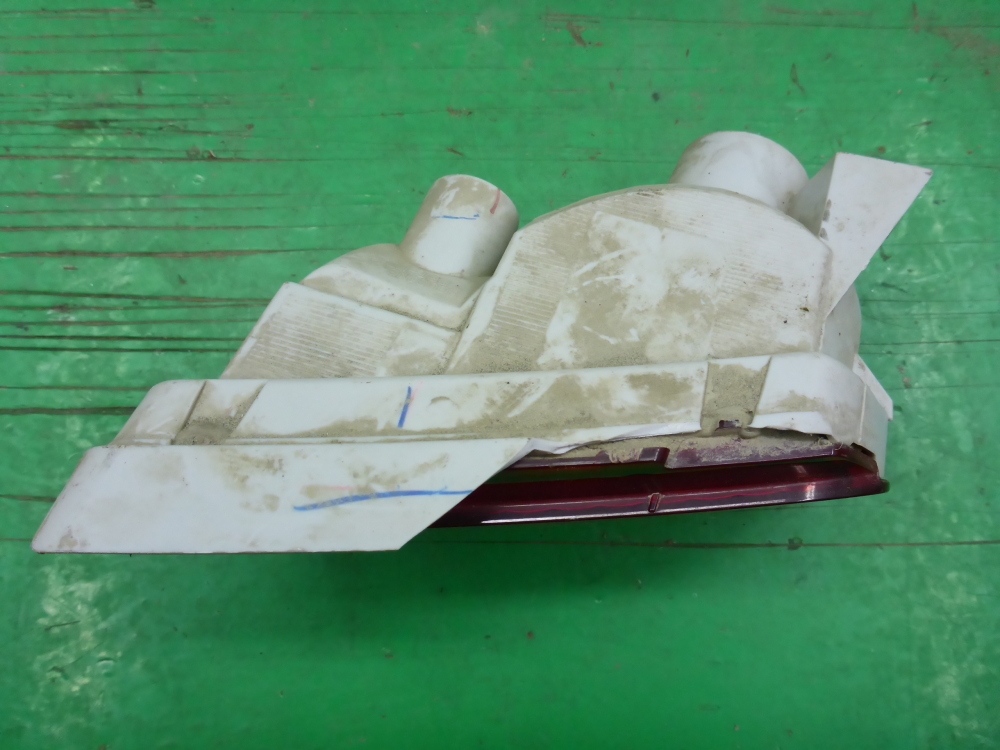 Фонарь задний в бампер правый