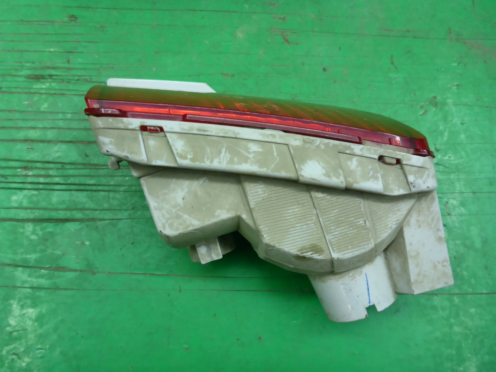 Фонарь задний в бампер правый