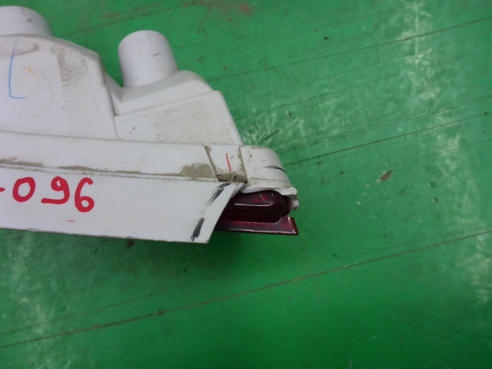 Фонарь задний в бампер левый