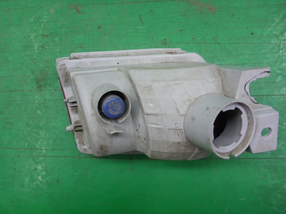 Фонарь задний в бампер левый