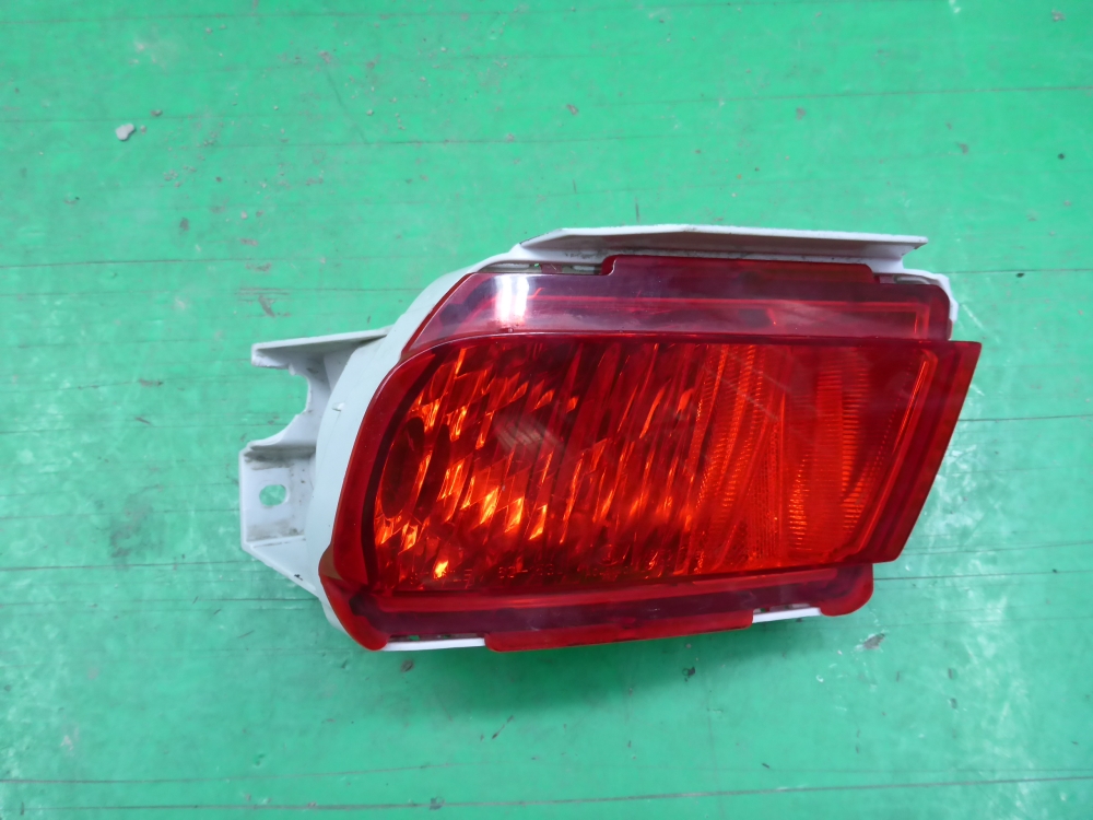 Фонарь задний в бампер левый