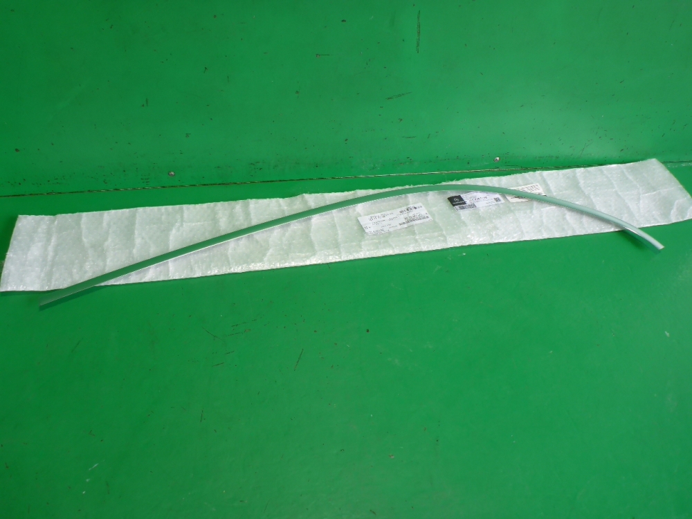 Накладка стекла заднего левого