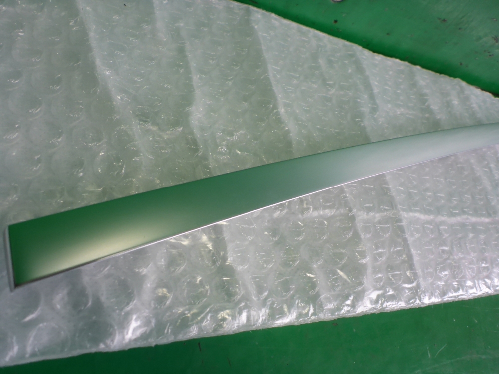 Накладка стекла заднего левого