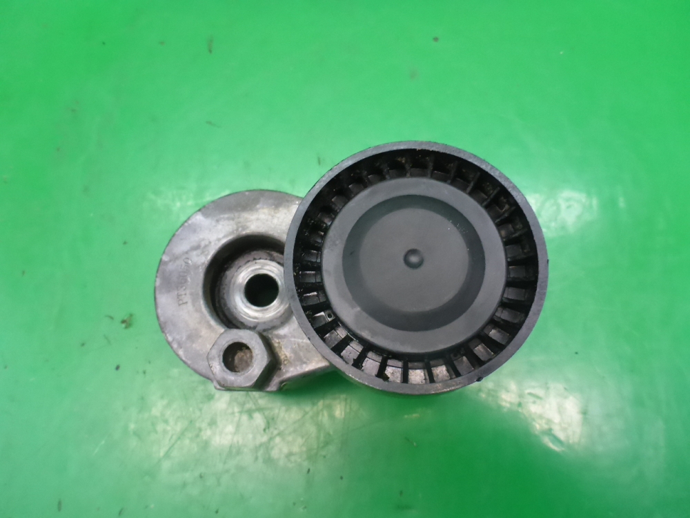 Ролик-натяжитель