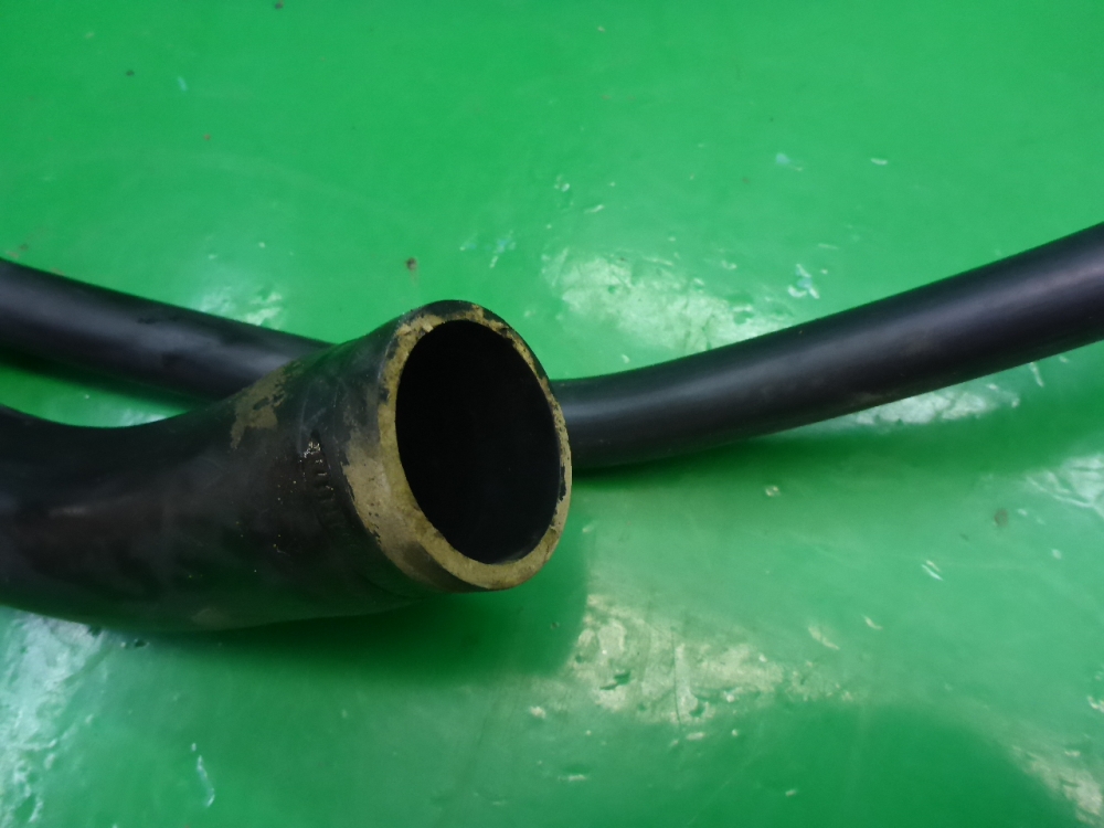 Горловина топливного бака