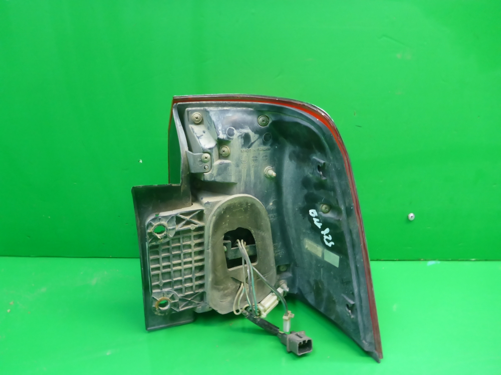 Фонарь задний наружный левый