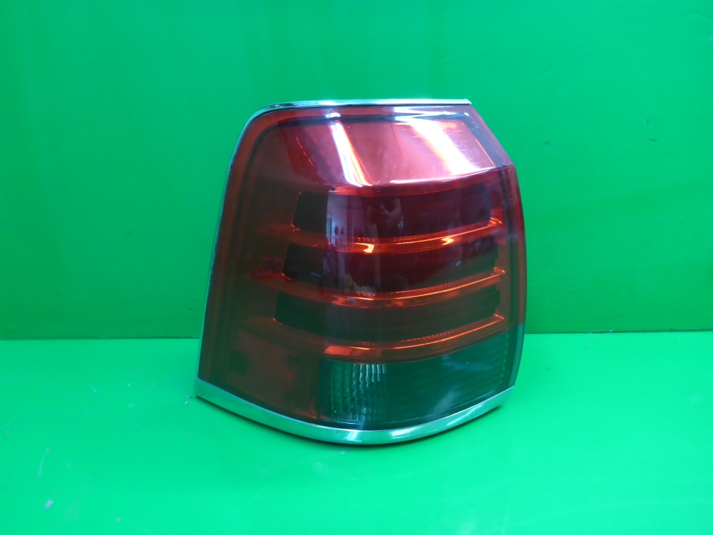 Фонарь задний наружный левый