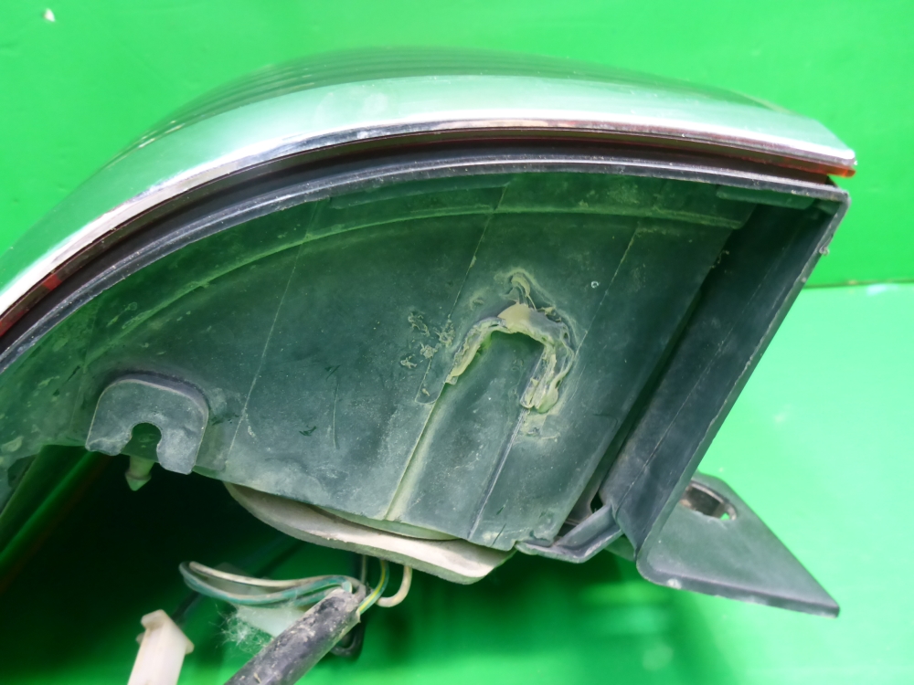 Фонарь задний наружный левый