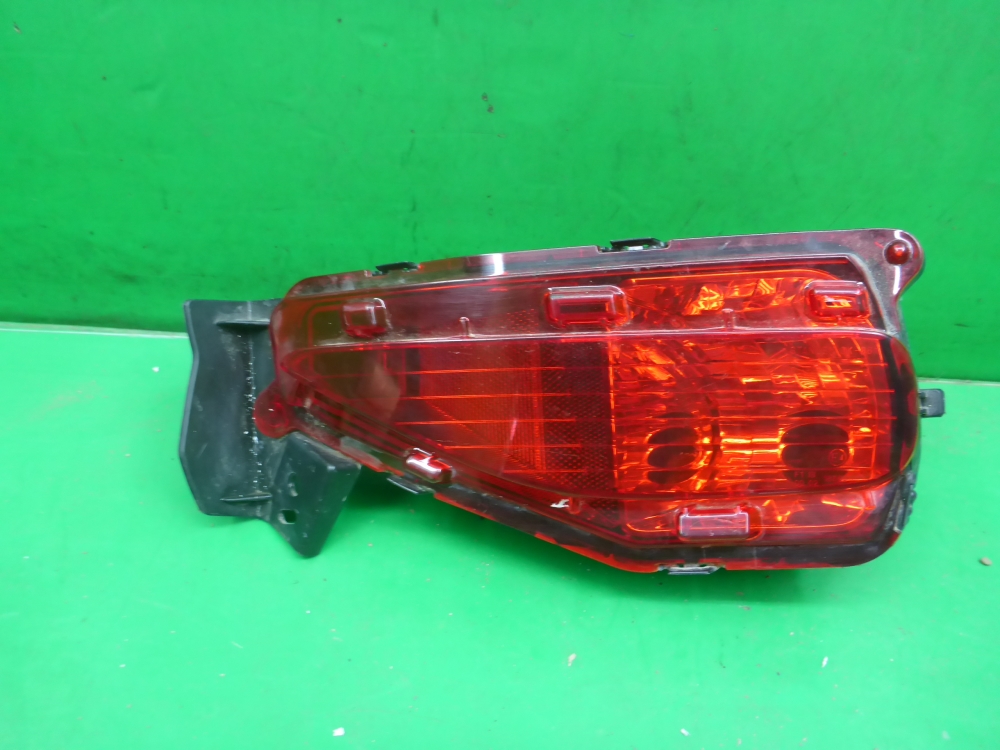Фонарь задний в бампер правый