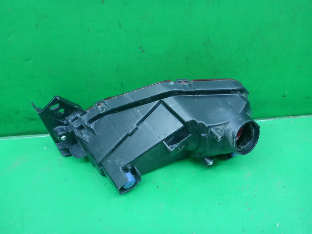 Фонарь задний в бампер правый