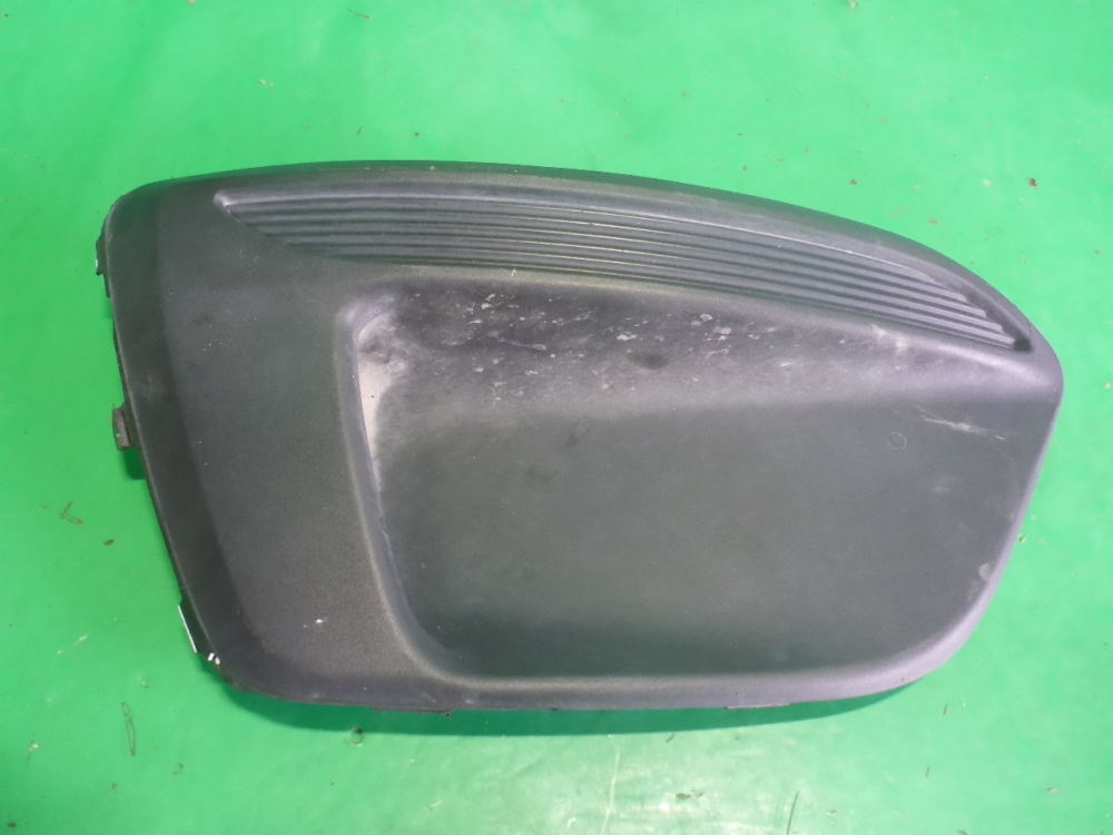 Решетка в бампер правая