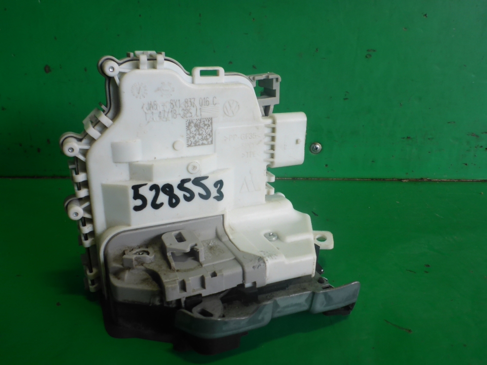 Замок двери передней правой